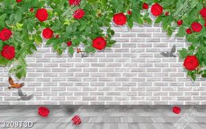 Tranh hoa hồng dây leo trên tường gạch