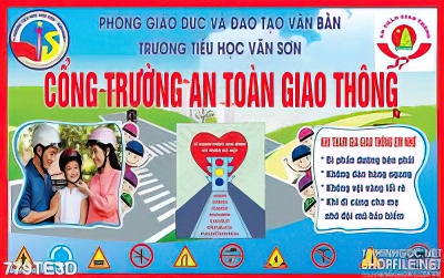 Tranh trẻ em cổng trường an toàn giao thông