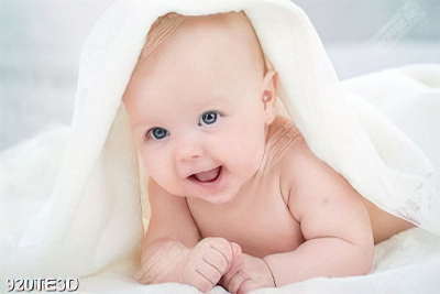 Tranh em bé treo tường phòng khách chất lượng cao