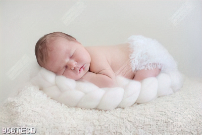 Tranh baby đang ngủ chất lượng cao
