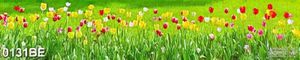 Tranh psd bếp hoa tulip trên đồng cỏ