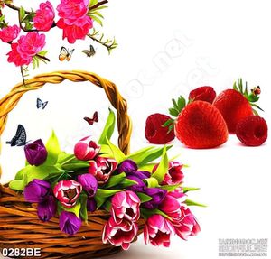 Tranh bếp giỏ hoa bên những trái dâu tây