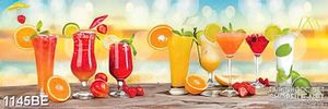 Tranh psd bếp những ly trái cây trên bàn