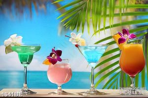 Tranh những ly nước giải khát trên bờ biển in bếp
