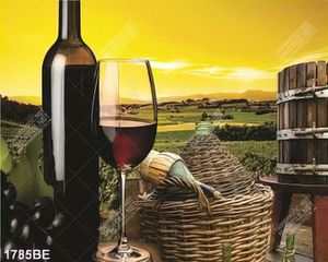 Tranh rượu vang treo tường bếp sang trọng