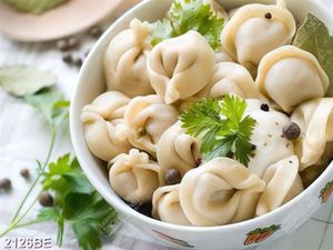 Tranh treo tường bếp tô bánh sủi cảo hấp dẫn