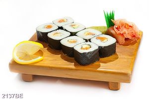 Tranh cơm cuộn rong biển đẹp mắt treo tường bếp