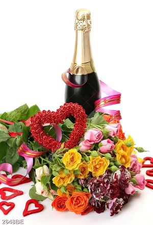 Tranh treo bếp rượu vang và bó hoa hồng lãng mạn