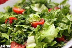 Tranh món salat rau tươi ngon treo tường nhà bếp