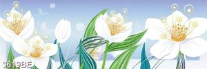 Tranh in kính bông hoa trắng ốp tường bếp