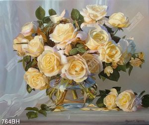 Tranh bình hoa hồng vàng trong bình thủy tinh in canvas