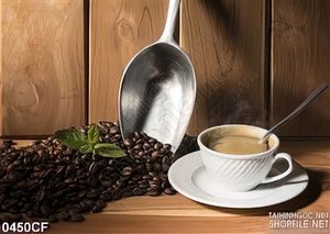 Tranh tách cppuccino nóng bên những hạt cà phê