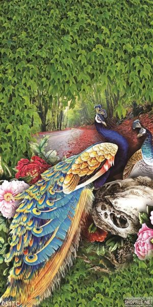 Tranh chim công và nền rêu xanh