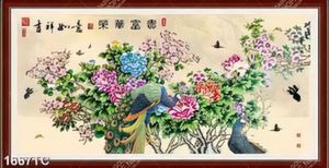 Tranh hoa mẫu đơn và chim công