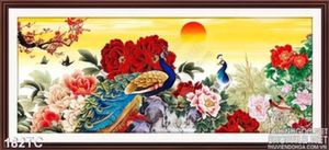 Tranh chim công mặt trời đẹp 3d psd