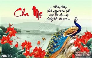 Tranh chim công cha mẹ và hoa sen đỏ in uv
