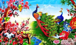 Tranh chim công rực rỡ vui đùa