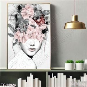 Tranh ghép cô gái và hoa cổ điển
