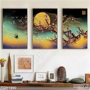 Tranh ghép cây đào dưới ánh trăng vàng