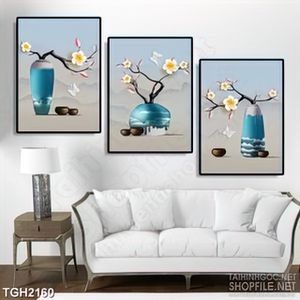 Tranh ghép bình hoa xanh dương bên nền màu xám in 3d