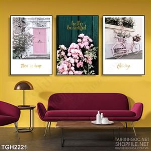 Tranh ghép in uv chiếc xe đạp màu hồng bên bụi hoa hồng