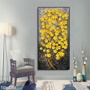 Tranh ghép nghệ thuật cây mai vàng nở rộ khoe sắc giữa trời