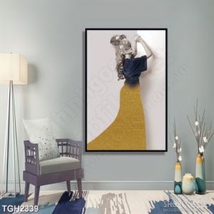 Tranh ghép decor cô gái xinh đẹp phía sau những bông hoa