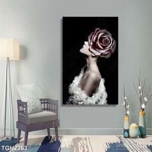 Tranh ghép decor bông hoa hồng khoe sắc trên khuôn mặt