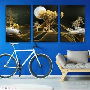 Tranh ghép in canvas voi mẹ dẫn đàn con đi vào rừng kiếm ăn
