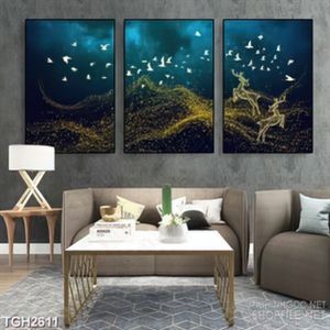 Tranh ghép decor hai chú hươu đang nhảy múa bên đàn chim