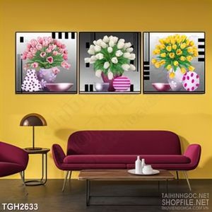 Tranh ghép nghệ thuật những chậu hoa tulip với nhiều màu sắc