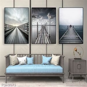 Tranh ghép decor những chiếc cầu tre và gỗ giữa con sông dài