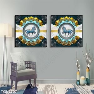Tranh ghép decor dán tường chú ngựa xanh trong nền hình tròn
