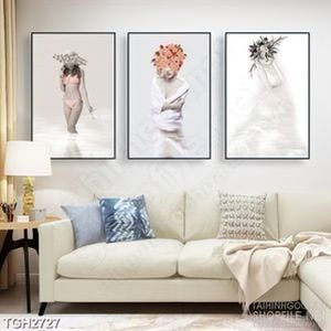 Tranh ghép cô nàng gợi cảm bên những bông hoa rực rỡ in 3d