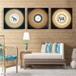 Tranh ghép in canvas chú voi xanh bên những hoa văn cổ điển