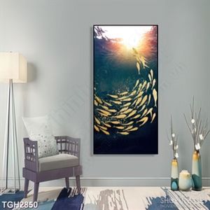 Tranh ghép đàn cá heo vàng bơi lội trong lòng đại dương in 5d
