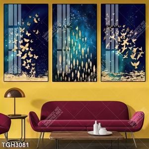 Tranh ghép bướm và cá nền không gian