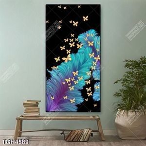 Tranh ghép bướm và lông vũ khổ dọc