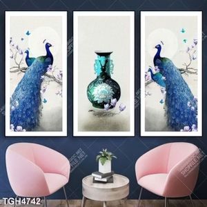 Tranh ghép đôi chim công và bình hoa cổ