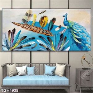 Tranh sơn dầu chim công và lông vũ