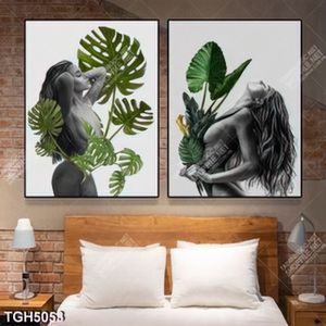 Tranh ghép lá và hình khỏ thân