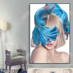 Tranh ghép cô gái