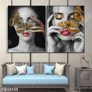 Tranh ghép 2 tấm cô gái và bướm