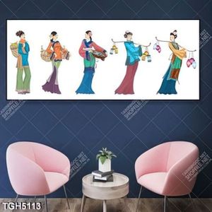 Tranh ghép trang phục cổ xưa