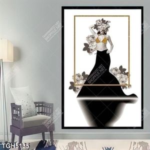 Tranh ghép hoa và người mẫu