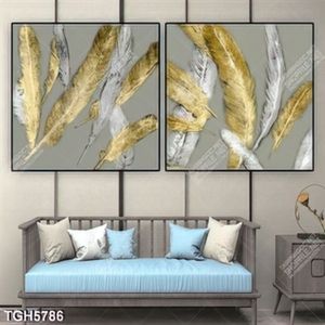 Tranh ghép 2 tấm lông vũ