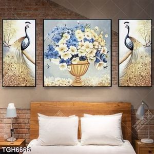 Tranh ghép 3 tấm đôi chim công và bình hoa