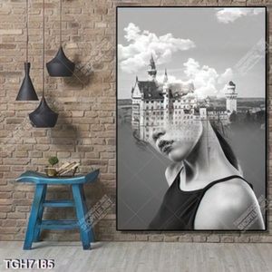 Tranh ghép model và lâu đài cổ