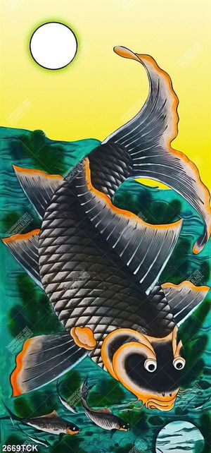 Tranh in uv chú cá chép đen to lớn dưới ánh trăng sáng