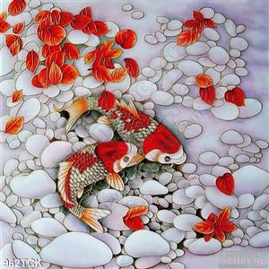 Tranh vẽ cá chép và nền sỏi trắng